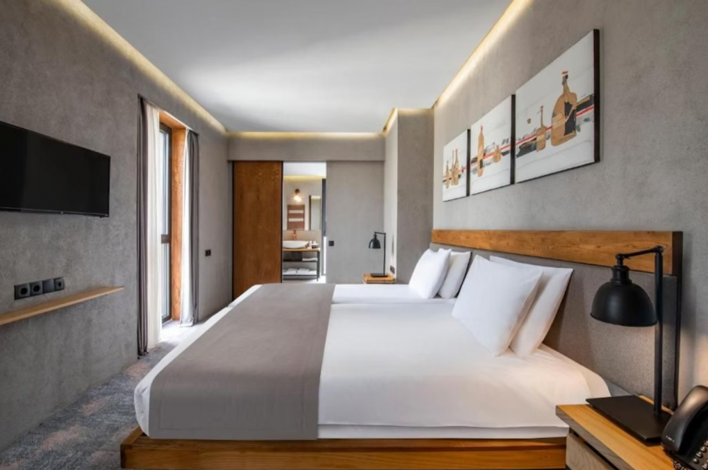 Corner Suite, Iota 5*