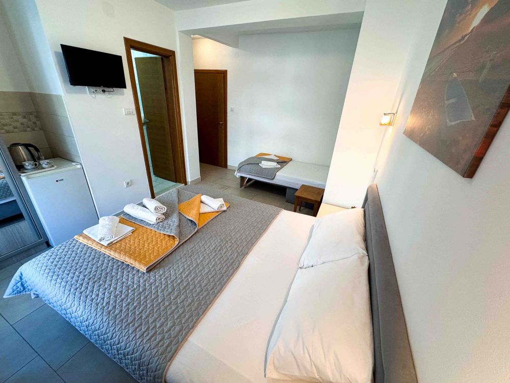 DBL room with extra bed, DMD Budva 3*