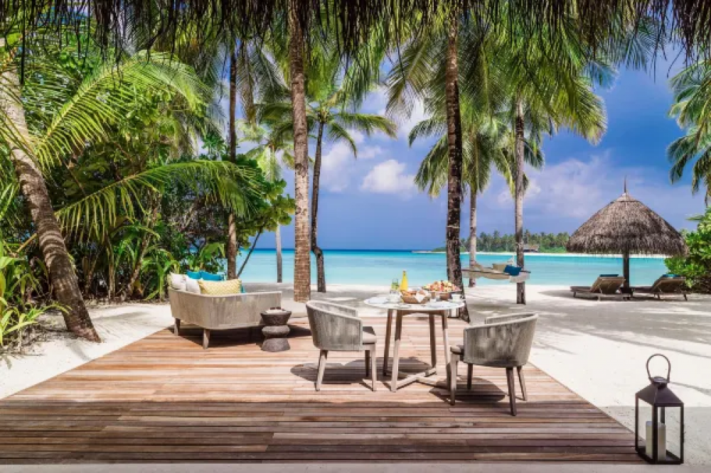 Beach Villa with Pool, One & Only Reethi Rah 5*