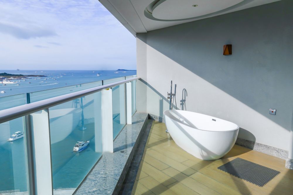 Shanghaitian Cheng Sea View king Room, Tiancheng Central Coast Seaview Hotel Sanya 5*