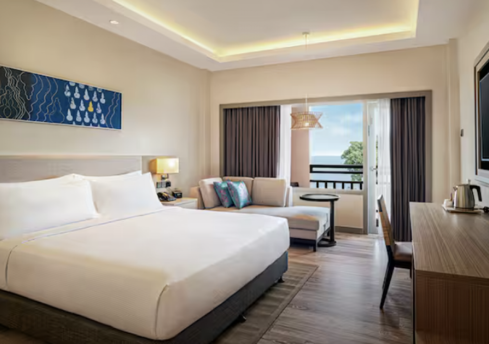 Guest Room Sea View with Balcony, DoubleTree by Hilton Damai Laut Resort 4+