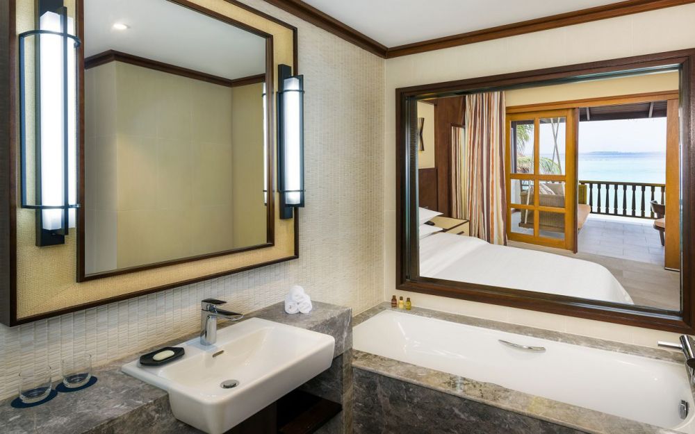Deluxe Room, Sheraton Maldives Full Moon Resort & Spa 5*
