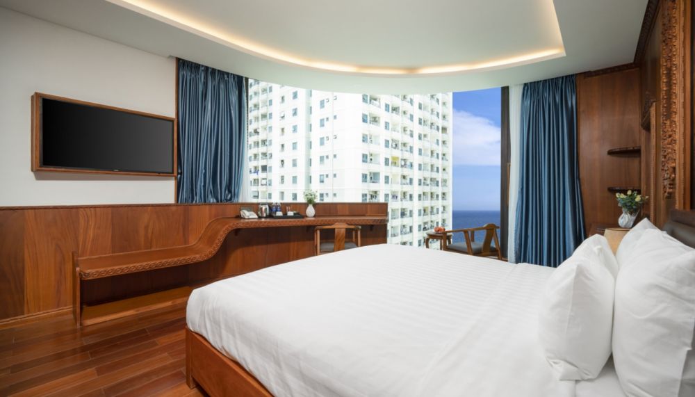 Deluxe Double with Bathtub, Monalisa Luxury Hotel 3*