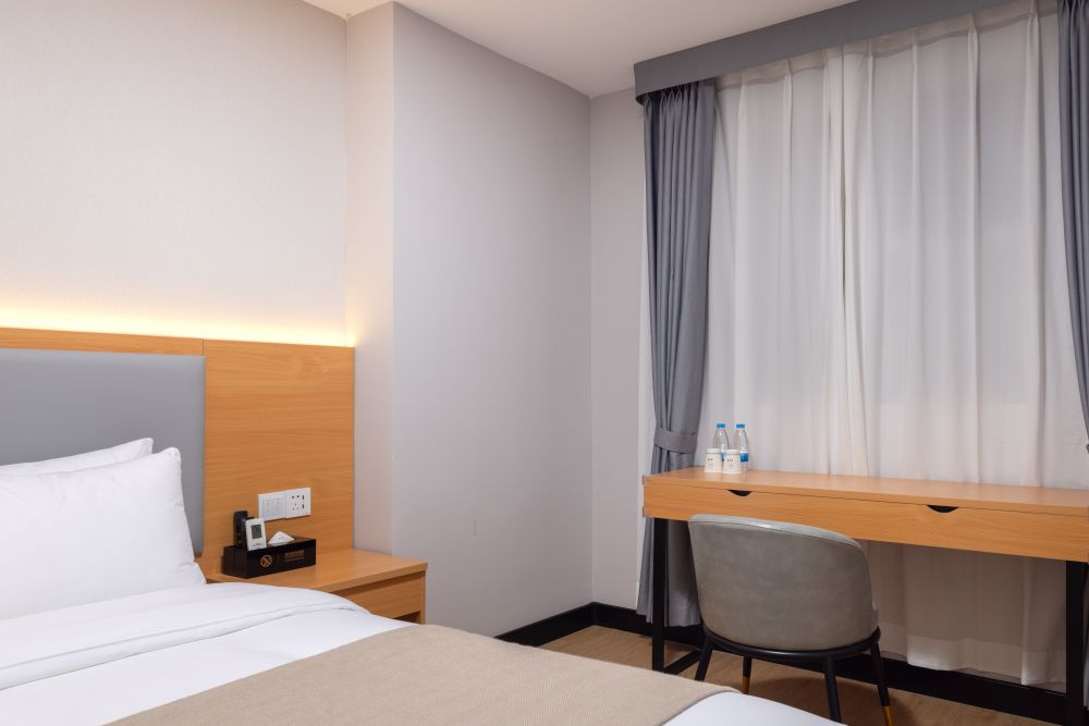 Deluxe King Room, Sanya Guanhailou Hotel 3*