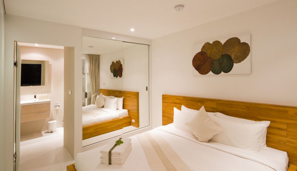 One Bedroom Penthouse Suite, Code Hotel 4*