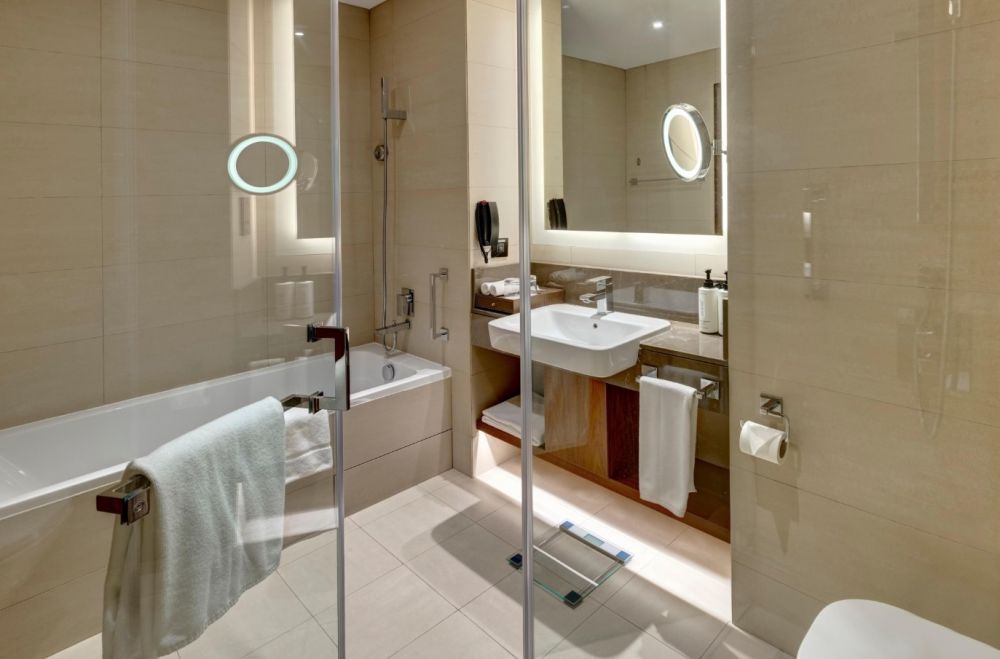 One Bedroom Suite, Crowne Plaza Muscat Ocec 4*