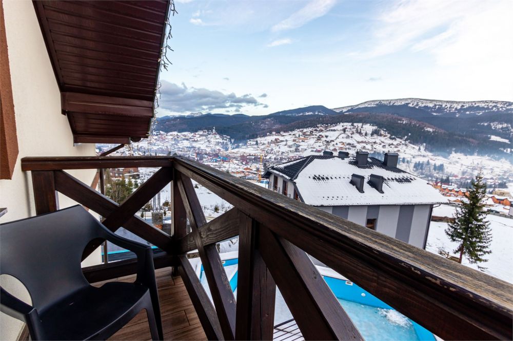 Делюкс вид на горы, Князів Двір 3*