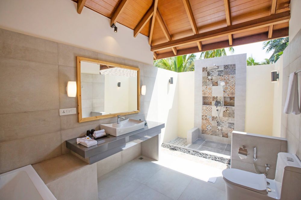 Deluxe 2-Bedroom Beach Suite, Reethi Faru Resort 4*