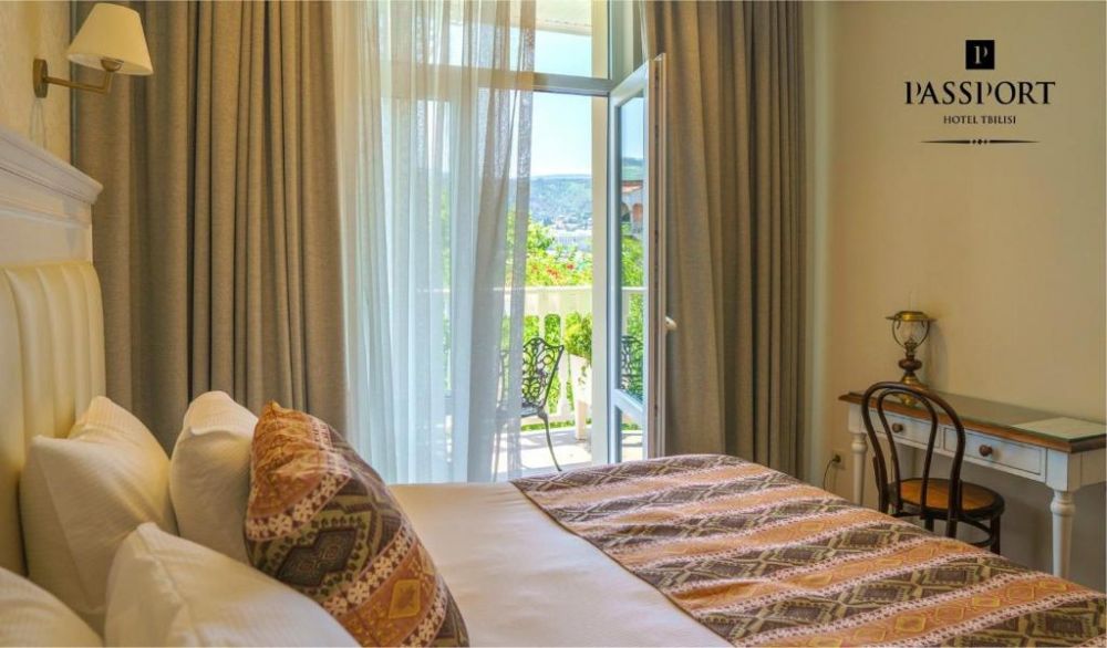 Superior Twin, Passport 4*