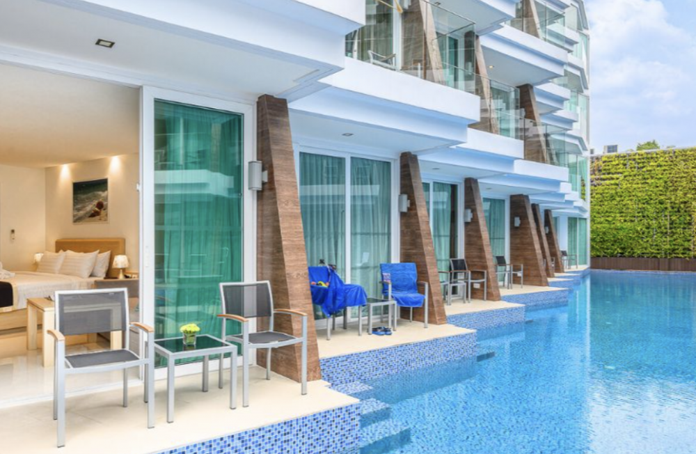 Deluxe Pool Access, The Beachfront Hotel Phuket 4*