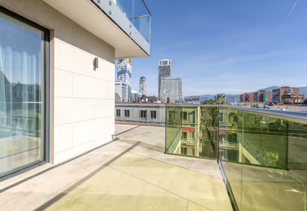 Super King Room with View, Hampton By Hilton Batumi Center 4*