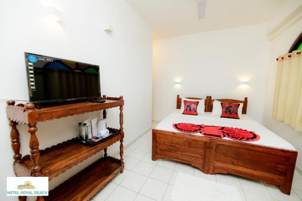 Standard City View, Royal Beach Hotel & Restaurant 2*