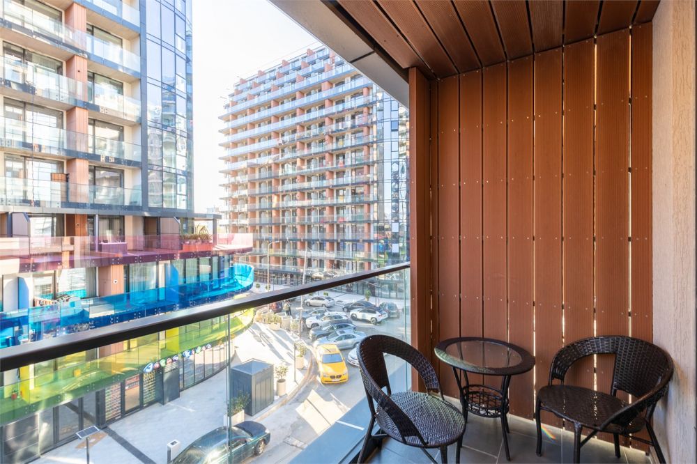 Studio triple, Wyn Residence 