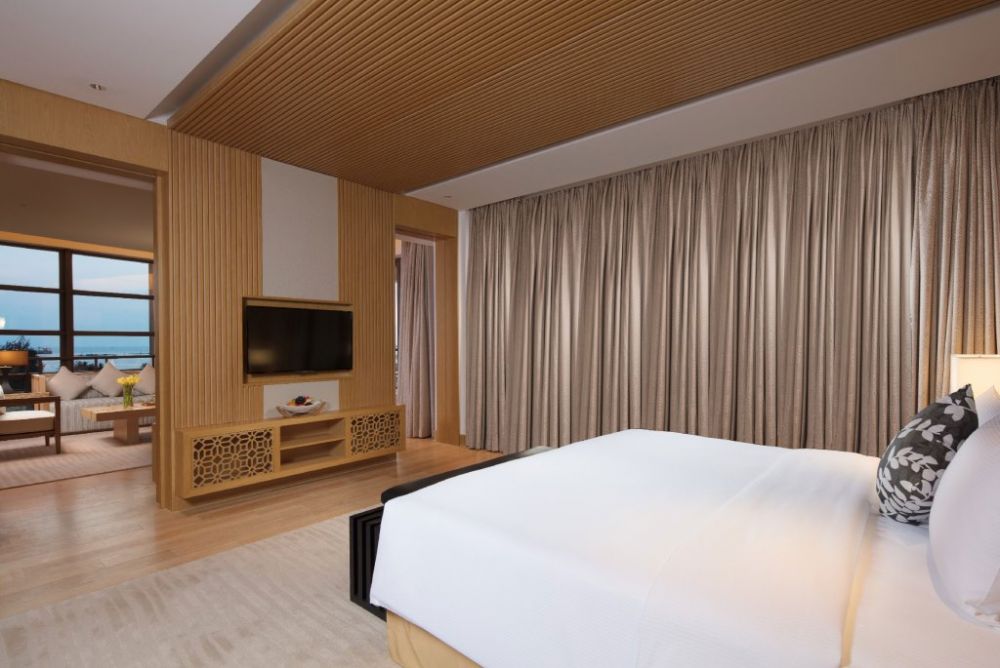 One Bedroom GV/OV Suite, Thousand Cranes Sanya Yazhou Bay,Curio Collection by Hilton 5*