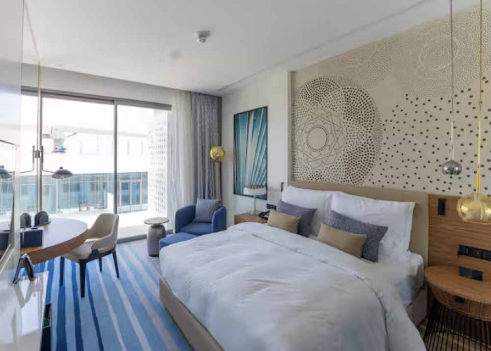 Deluxe Room Sea View | Deluxe Room City View, Tumbi Hotel Tapestry Collection By Hilton 4*