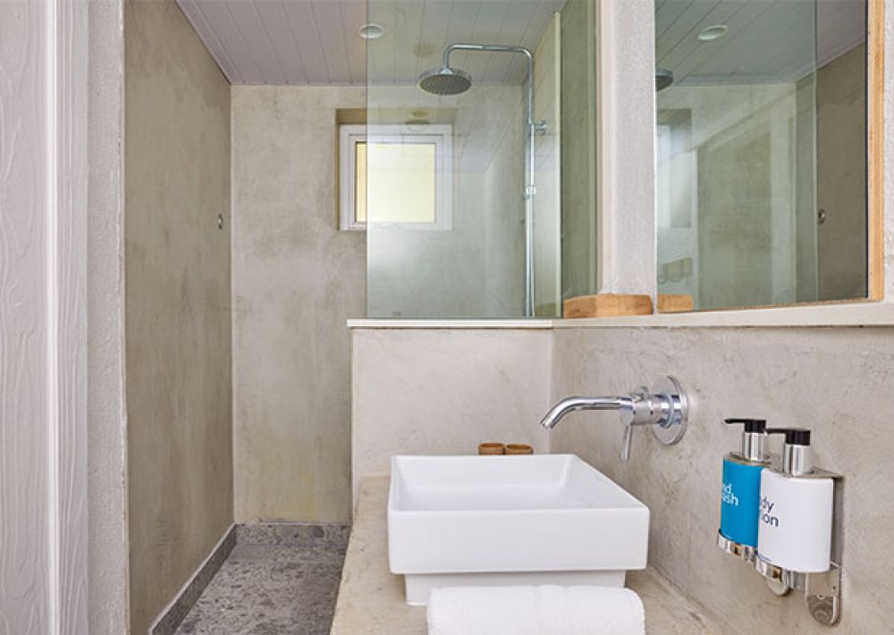 Family Deluxe, Zilwa Attitude 4*