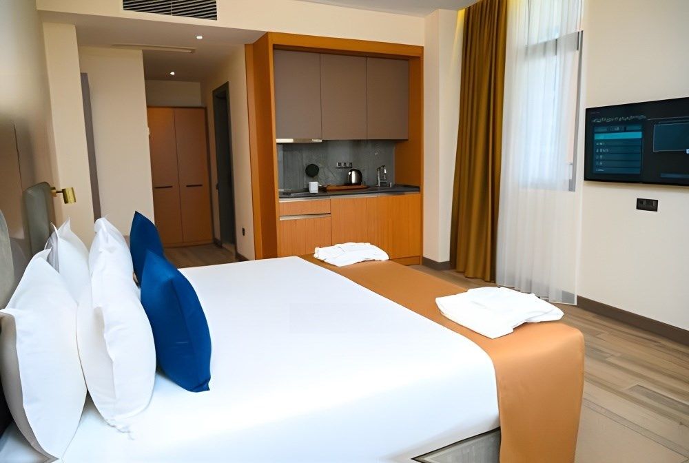 Family Room with Balcony (Connecting), New Wave Apart 