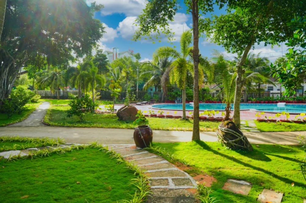 Deluxe Pool Room, YNG Luxor Phu Quoc Resort 4*