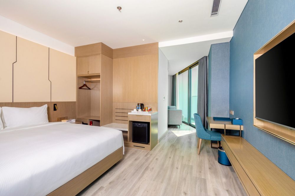 Studio Partial Sea View & City View, Awaken Danang 5*