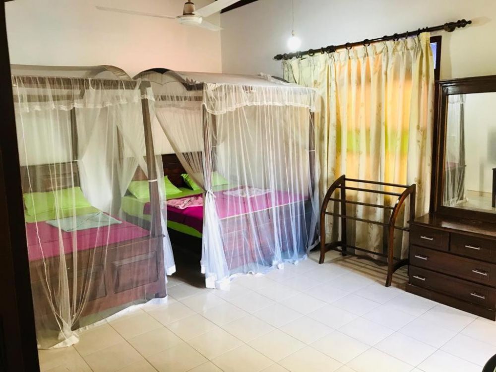 Family room with Fan, Crescent Unawatuna 2*