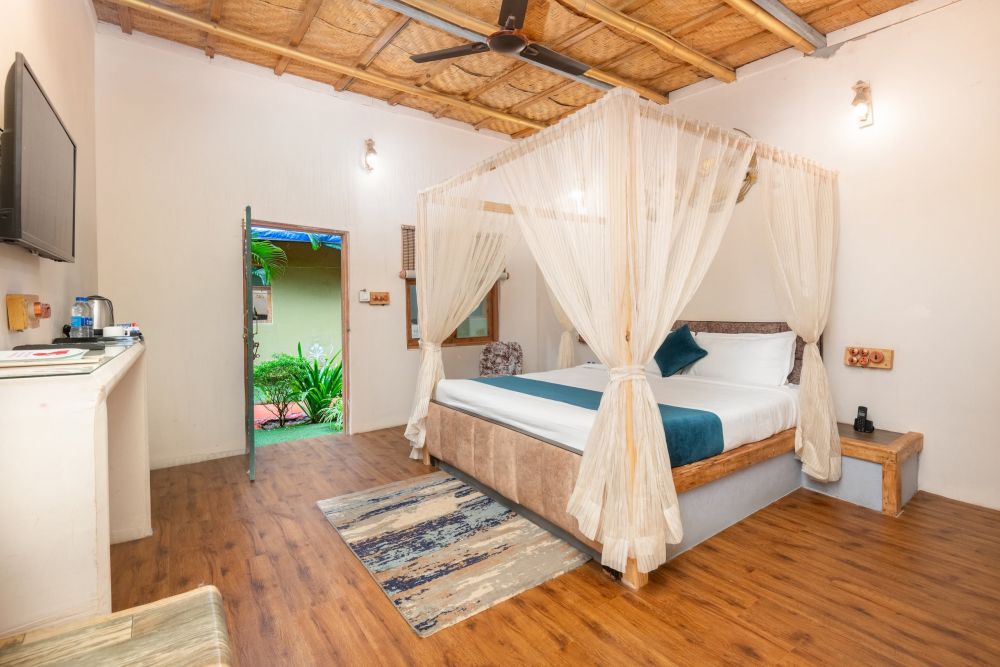 Buttercup, Amadi Beach Front Resort 4*