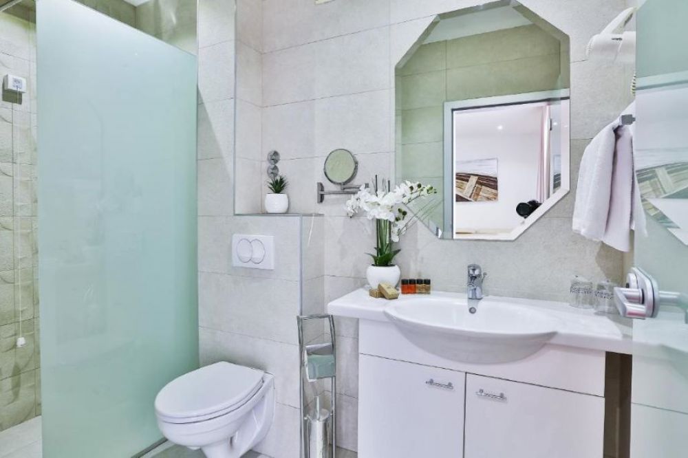 Studio Apartment with Sea View, La Mer Hotel 4*