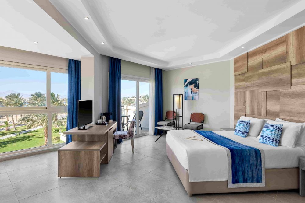 Panoramic Suite Sea View Adults +16, The V Luxury Resort 5*