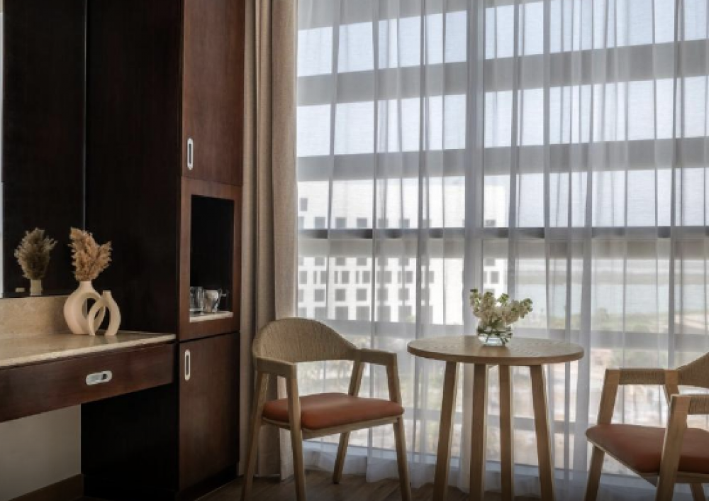 1 Queen 2 Twin Premium Family Suite Plaza View, Yas Plaza Circuit (ex. Centro Yas Island Rotana) 3*