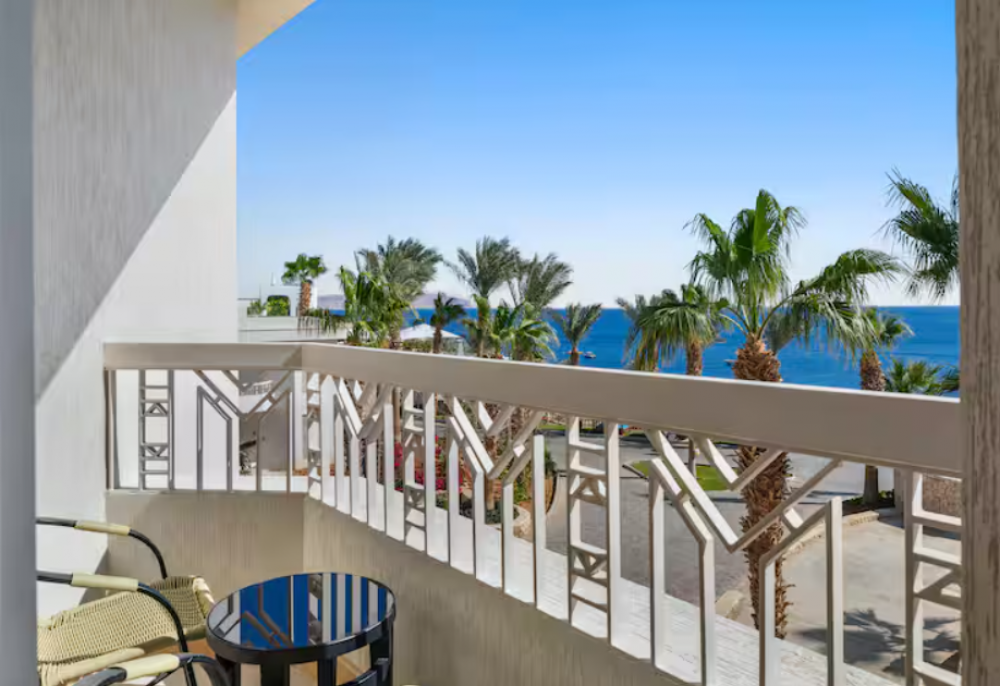 Beachside Premium Suite PV/SV, Doubletree By Hilton Sharks Bay (ex. Hilton Sharks Bay) 4*