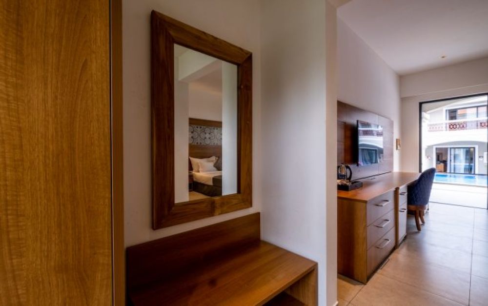 Deluxe Room New Wing, Chalston Beach Resort 3+