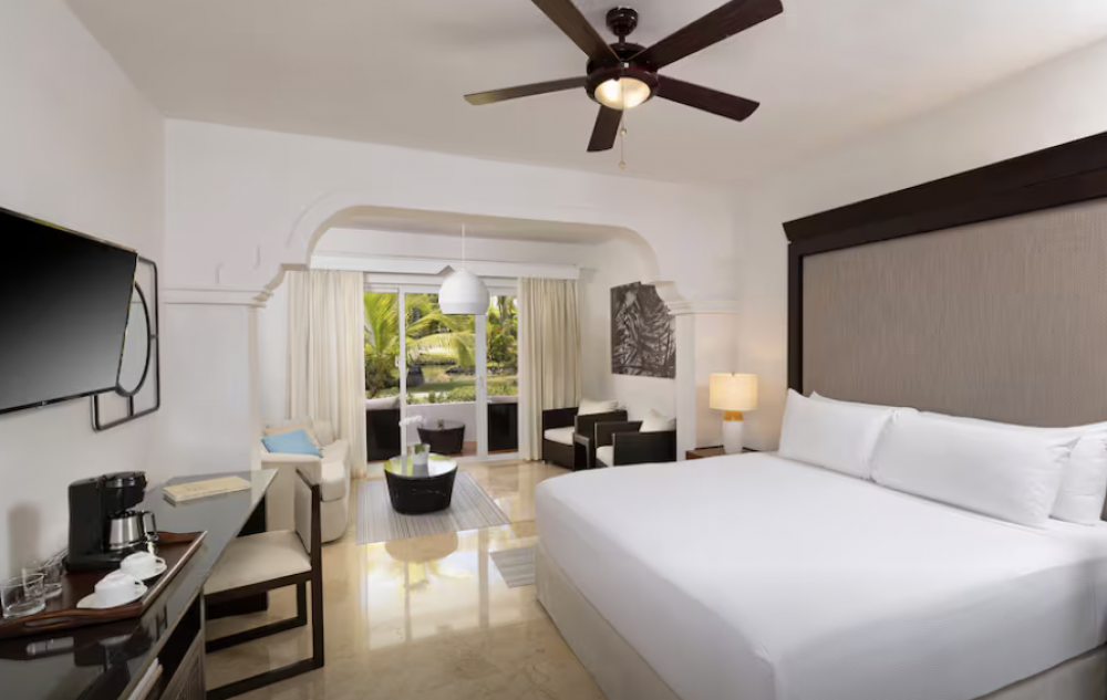 The Level Premium Room, Melia Caribe Beach 5*