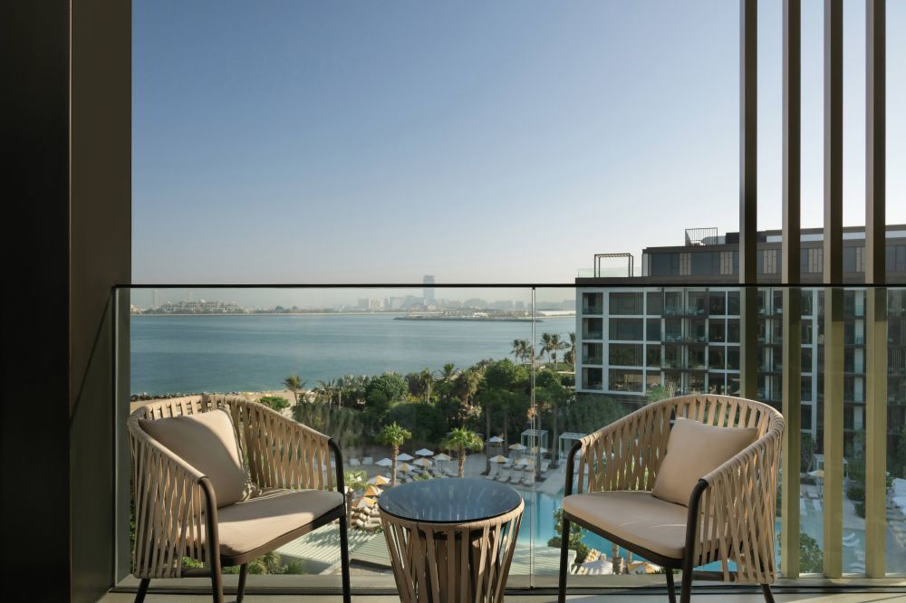 Rising Light Guestroom With Sea View, Delano Dubai 5*