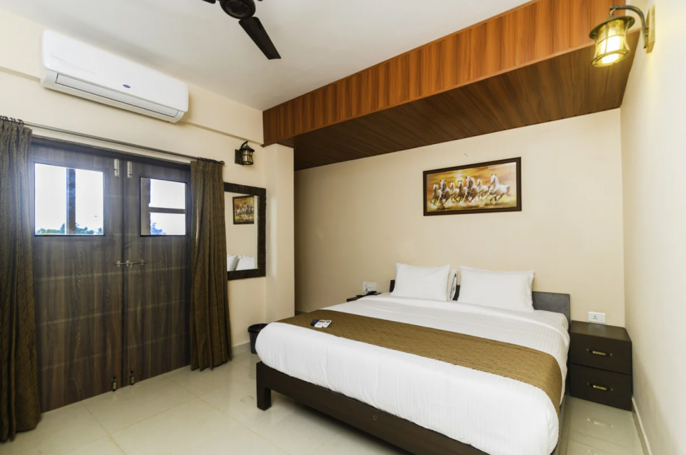 Deluxe Room with Balcony, Nazri Hotel 3*