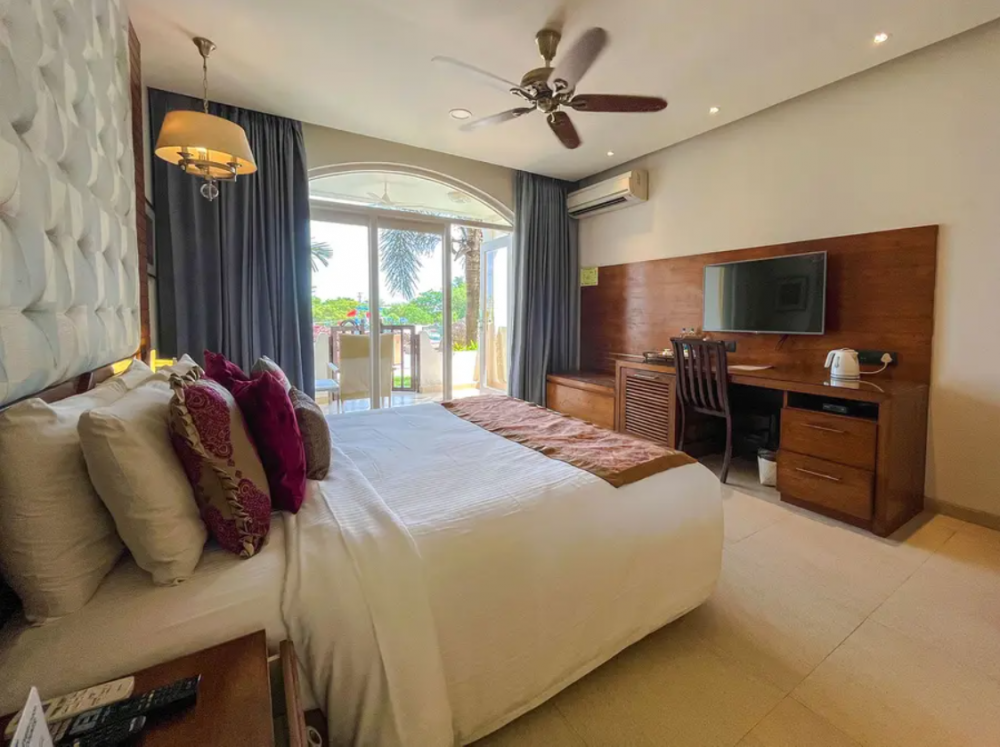River Side Room, Acron Waterfront Resort 4*
