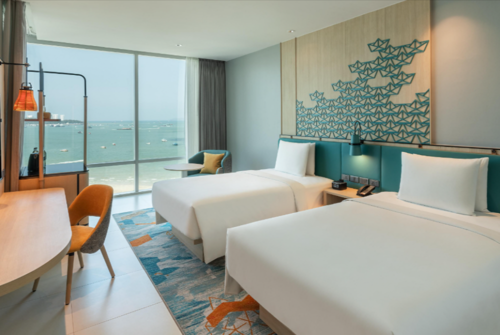 Premium Pattaya Beach View, Holiday Inn Pattaya 5*