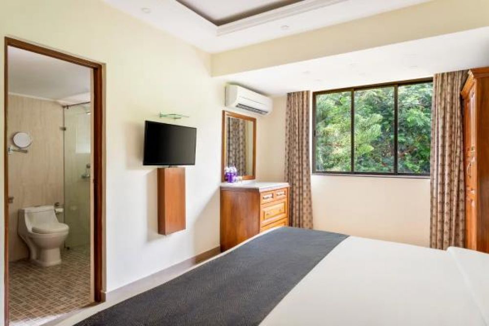 Deluxe Room, De Mandarin Suites and Villas 4*