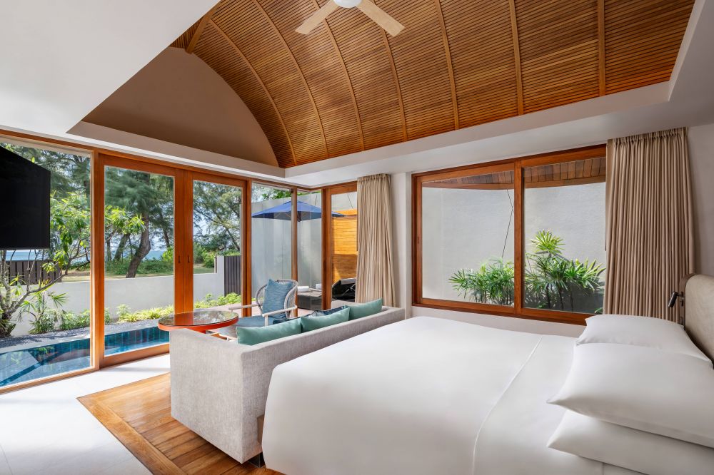 Duplex Oceanfront Villa, Renaissance Resort & Spa 5*