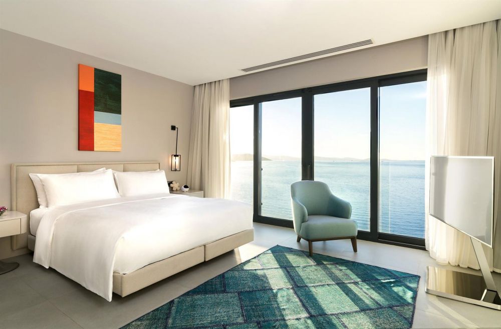 Deluxe Sea View With Sofa, Le Meridien Hotel 5*