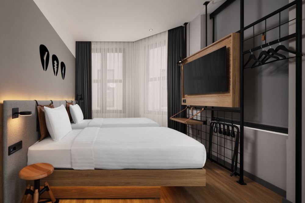 Guest Room (City View/Atrium View ), Moxy Istanbul Beyoglu 5*