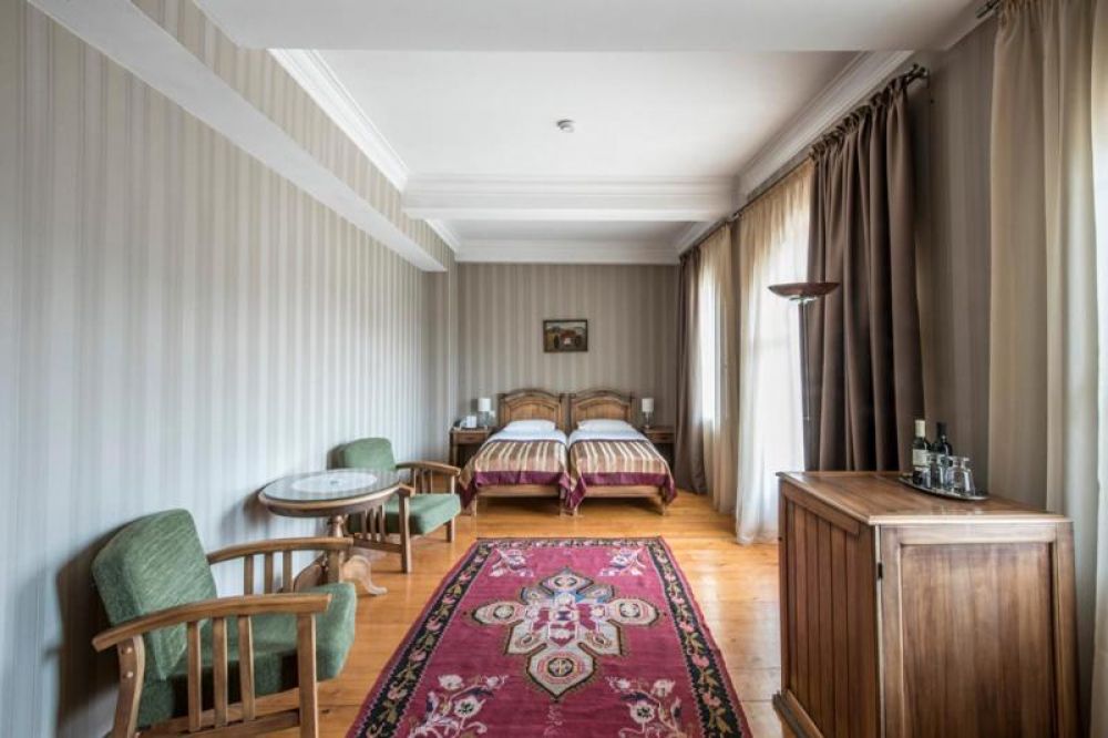 Standard king with city view, Kopala Hotel 4*