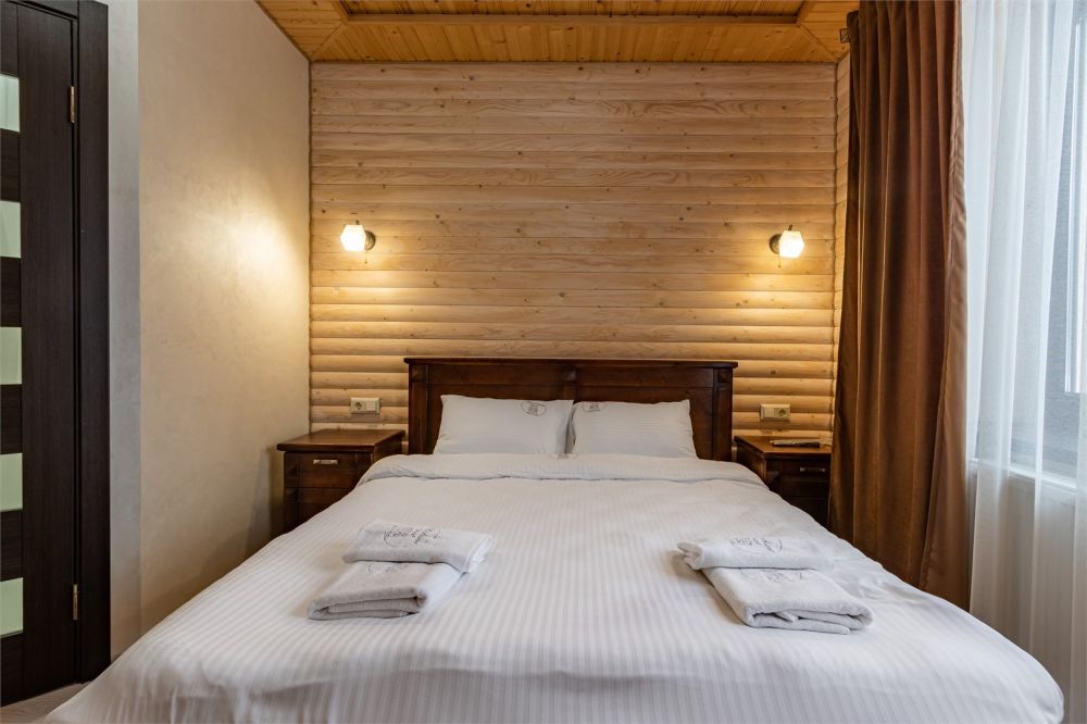 Стандарт, Madison Hotel 3*
