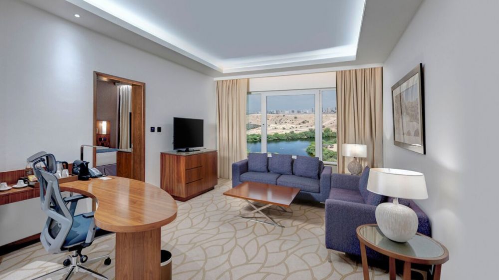 One Bedroom Suite, Crowne Plaza Muscat Ocec 4*