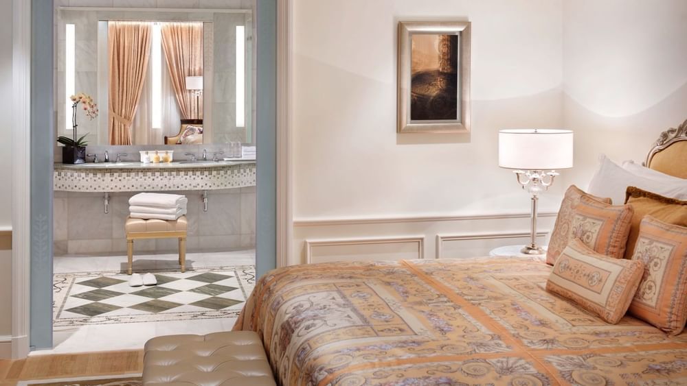 Superior Room (City & Creek View), Palazzo Versace Dubai 5*