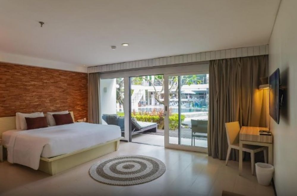 Deluxe Poolside Room, Away Bali Legian Camakila Resort 4*