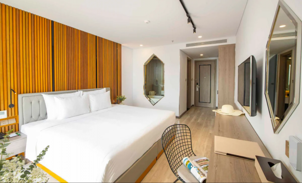 Deluxe River View with balcony, Haian Riverfront Hotel Danang 4*