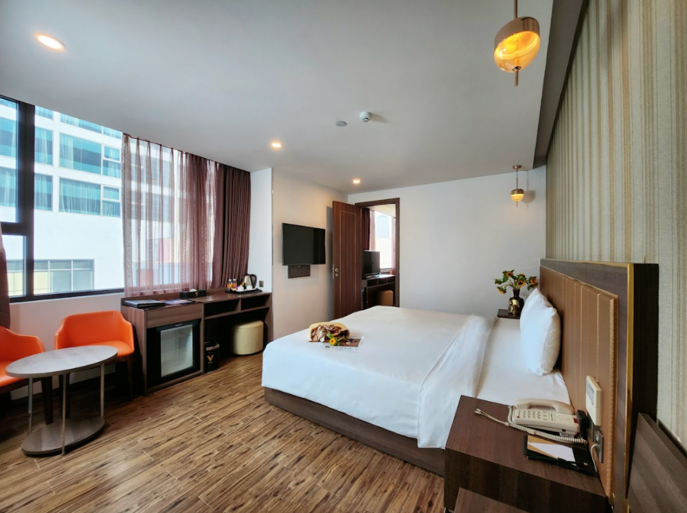 Сonnecting City View, V Hotel Nha Trang 4*