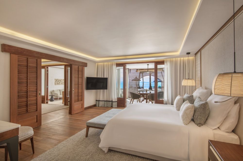 Senior Suite Beachfront, Paradis Beachcomber Golf Resort & Spa 5*