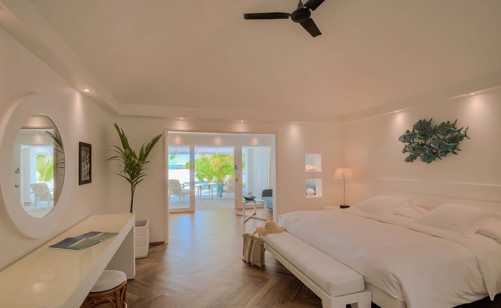 Beach Front Junior Suite, Diamonds Thudufushi Island 5*