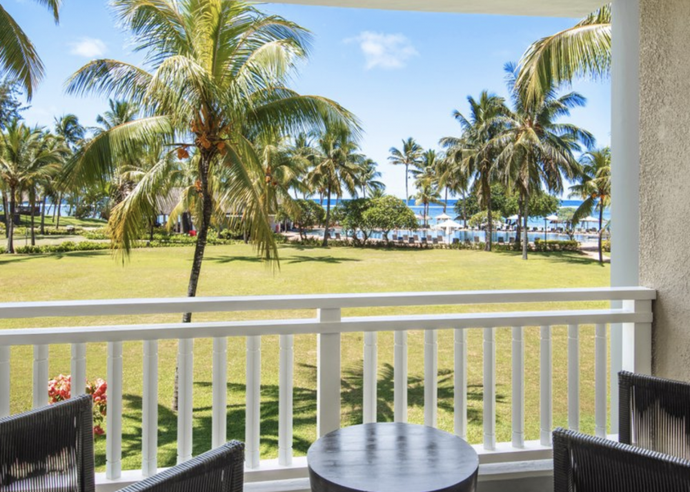 Club Beachfront (king/twin), Outrigger Mauritius Beach Resort 5*