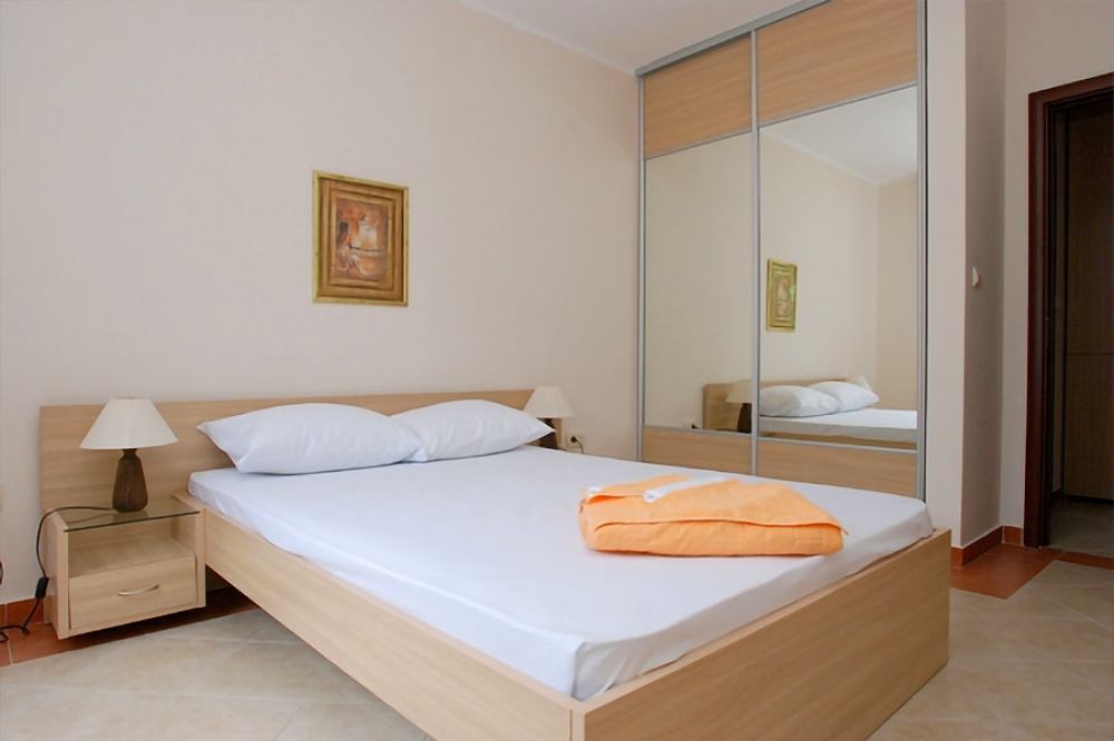 АРР 04 One Bedroom, Franeta 4*